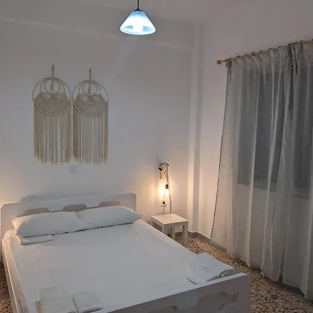 Kagias Apartments, アパート *