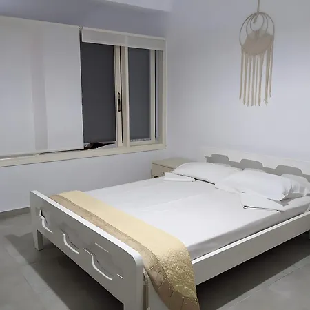 Kagias Apartments, Petalídhion