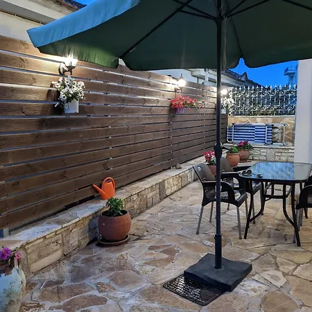 Kagias Apartments, *